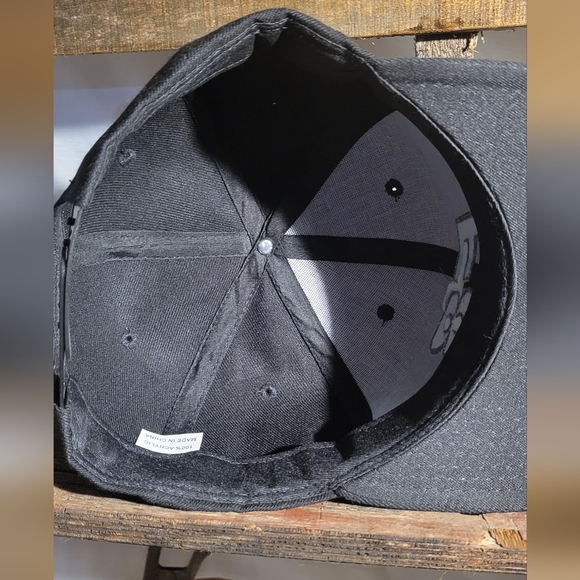 Fast and the Furious F8 snapback collectors hat - Picture 3 of 4